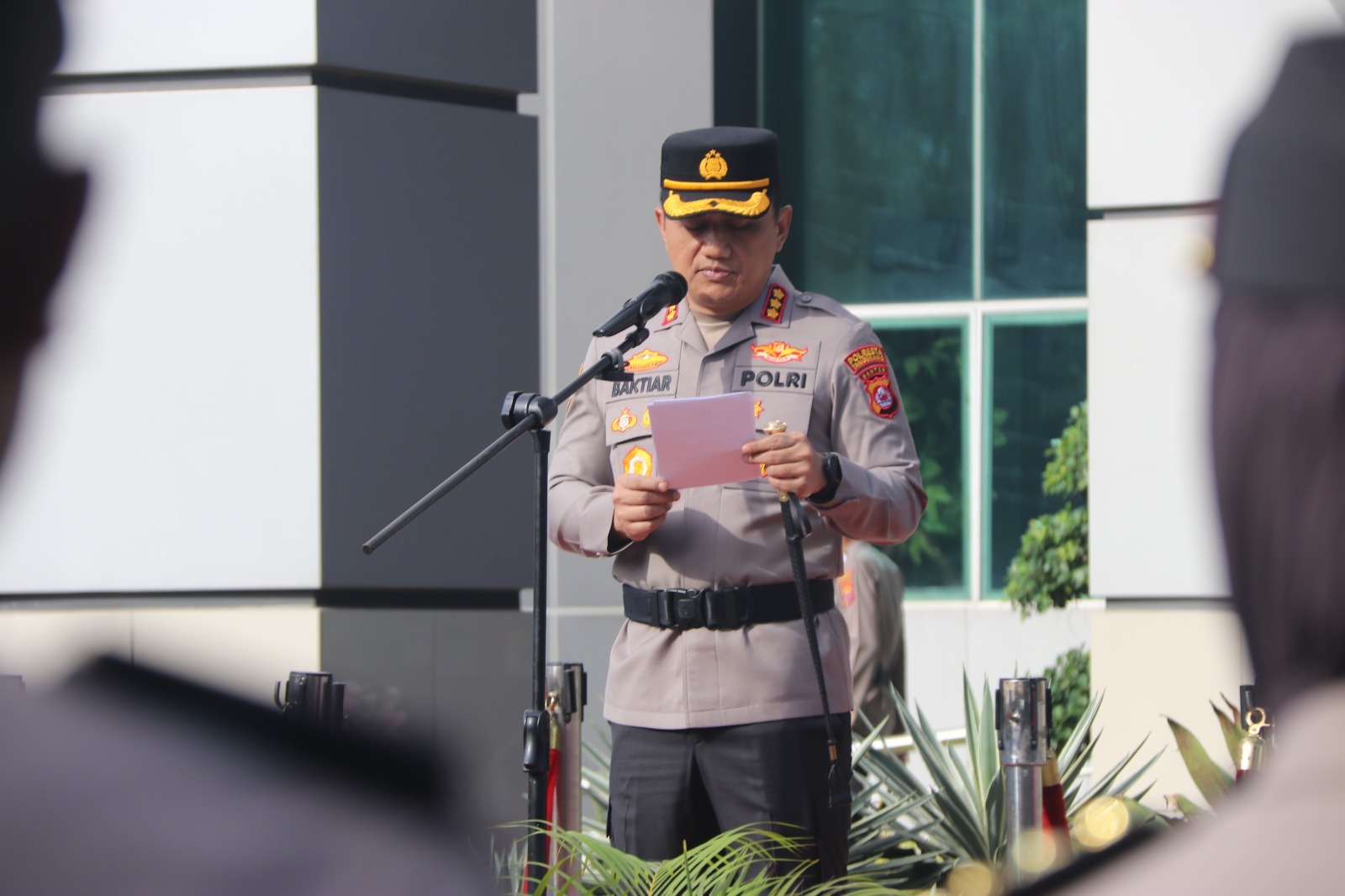 Kapolresta Tangerang Pimpin Upacara Kenaikan Pangkat 122 Personel Polresta Tangerang