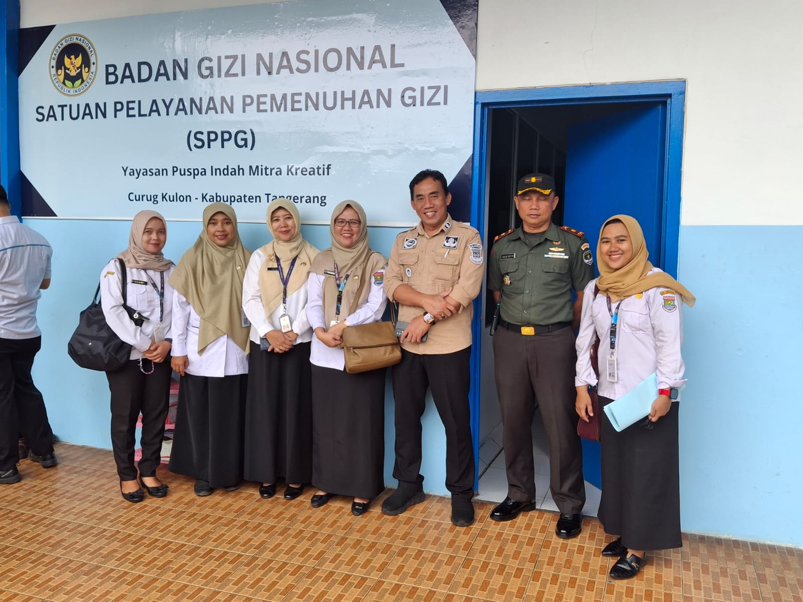 Mayor Inf Sudibyo Pantau Kunjungan Wamen BUMN ke Dapur Sehat di Curug Kulon