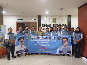 Sekdis Kominfo Nur Hidayatullah Melepas Delegasi PWI Kota Tangerang Hadiri HPN di Pekanbaru”