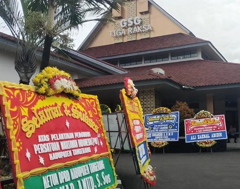 Karangan Bunga Ucapan Selamat Banjiri Pelantikan Selly Sebagai Ketua PWI Tangerang