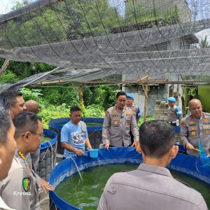 Kapolda Banten Apresiasi Kolam Bioflok Polsek Cikande Polres Serang, Dukung Ketahanan Pangan Nasional Kapolda Banten Apresiasi Kolam Bioflok Polsek Cikande Polres Serang, Dukung Ketahanan Pangan Nasional