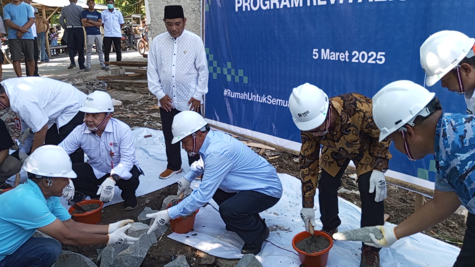 Pemerintah Kolaborasi dengan Habitat for Humanity dan Komida Program Revitalisasi kampung Tanjung Kait Desa Tanjung Anom Kecamatan Mauk