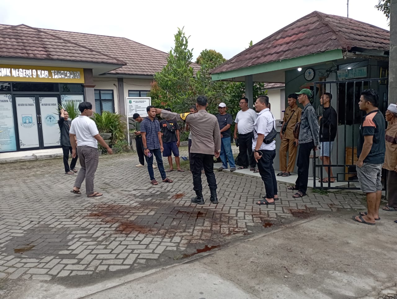 Polisi Buru Pelaku Penusukan Satpam SMKN 9 Kabupaten Tangerang