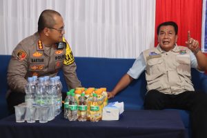 Bupati Tangerang dan Kapolres Kunjungi Pos Pam Ketupat Balaraja Barat Pantau Arus Mudik Bupati Tangerang dan Kapolres Kunjungi Pos Pam Ketupat Balaraja Barat Pantau Arus Mudik