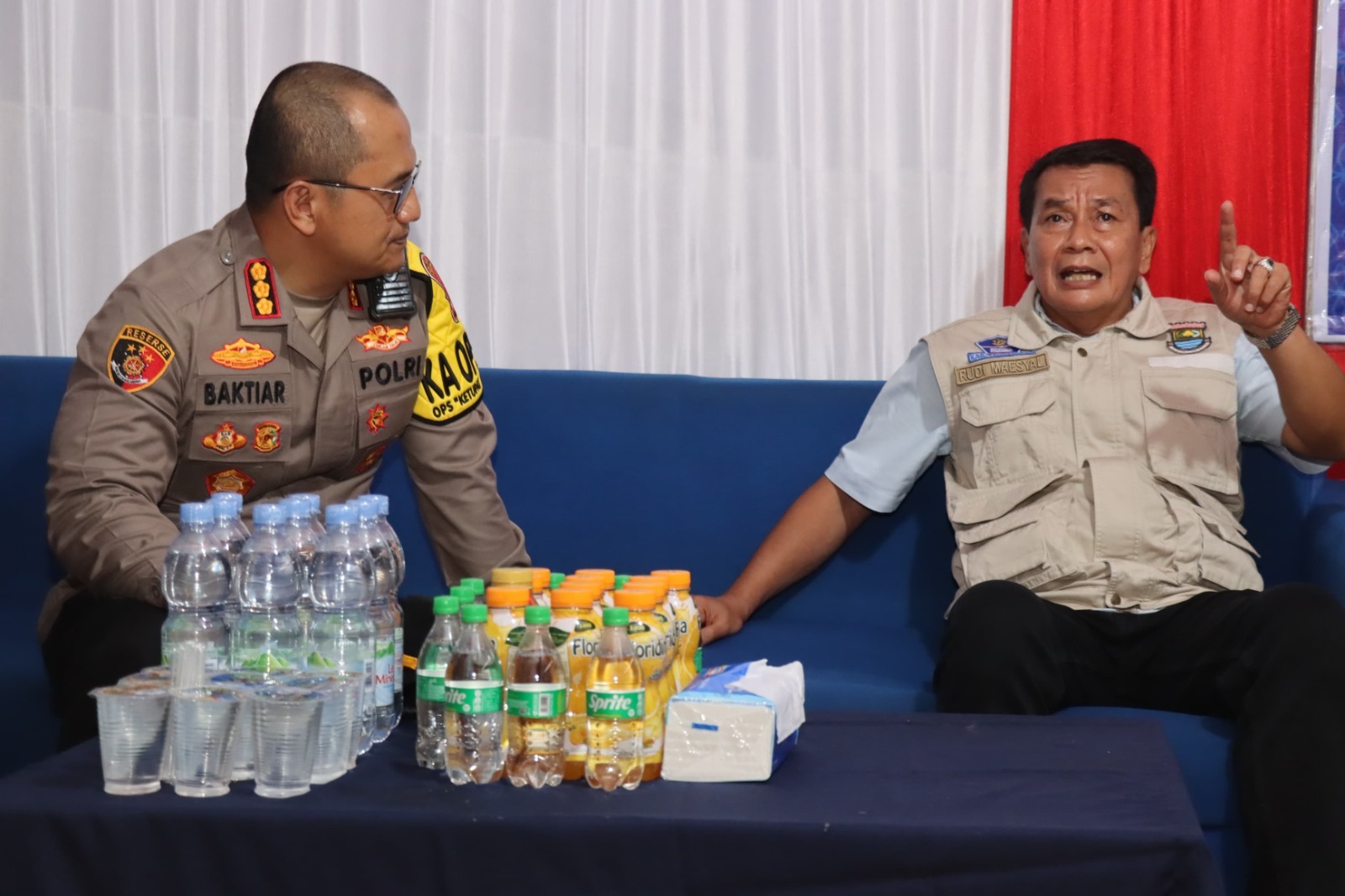 Bupati Tangerang dan Kapolres Kunjungi Pos Pam Ketupat Balaraja Barat Pantau Arus Mudik