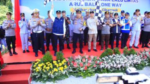 Kapolri Pimpin Pelepasan One Way Nasional Tol Kalikangkung-Cikampek Kapolri Pimpin Pelepasan One Way Nasional Tol Kalikangkung-Cikampek