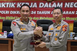 Kapolda Banten Buka FGD dan Wawancara PKDN Sespimti Polri Dikreg ke-34 Kapolda Banten Buka FGD dan Wawancara PKDN Sespimti Polri Dikreg ke-34