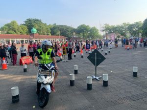 Satlantas Polresta Serang Kota Melakukan Pengujian keterampilan Uji Motor Bagi Masyarakat Satlantas Polresta Serang Kota Melakukan Pengujian keterampilan Uji Motor Bagi Masyarakat