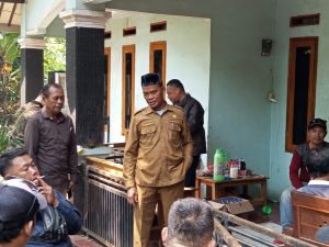 Kepala Desa Sindang Sari Gelar Silaturahmi Bersama Media, LSM, dan Ormas untuk Perkuat Sinergi Kepala Desa Sindang Sari Gelar Silaturahmi Bersama Media, LSM, dan Ormas untuk Perkuat Sinergi