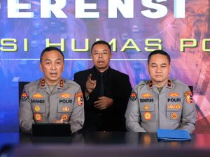 Kadiv Humas Ajak Masyarakat Tak Ragu Laporkan Aksi Premanisme Melalui Call Center Maupun WA Aduan Kadiv Humas Ajak Masyarakat Tak Ragu Laporkan Aksi Premanisme Melalui Call Center Maupun WA Aduan
