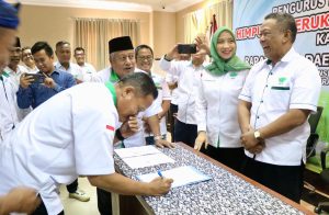 Pengurus DPC HKTI Dilantik, Ketua DPD HKTI Banten : Pengurus Diharapkan Bisa Bersinergi dengan Pemerintah Pengurus DPC HKTI Dilantik, Ketua DPD HKTI Banten : Pengurus Diharapkan Bisa Bersinergi dengan Pemerintah