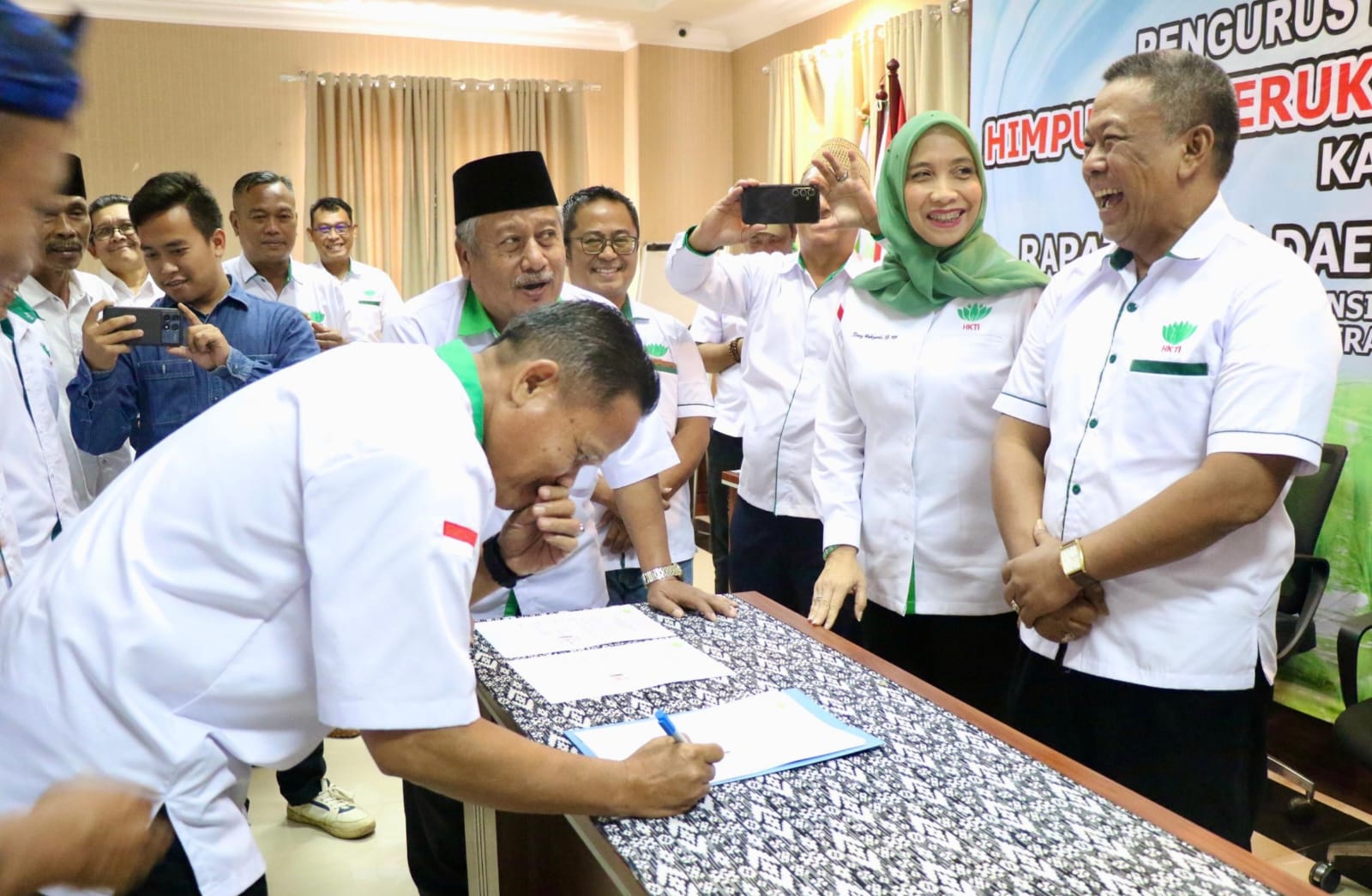 Pengurus DPC HKTI Dilantik, Ketua DPD HKTI Banten : Pengurus Diharapkan Bisa Bersinergi dengan Pemerintah