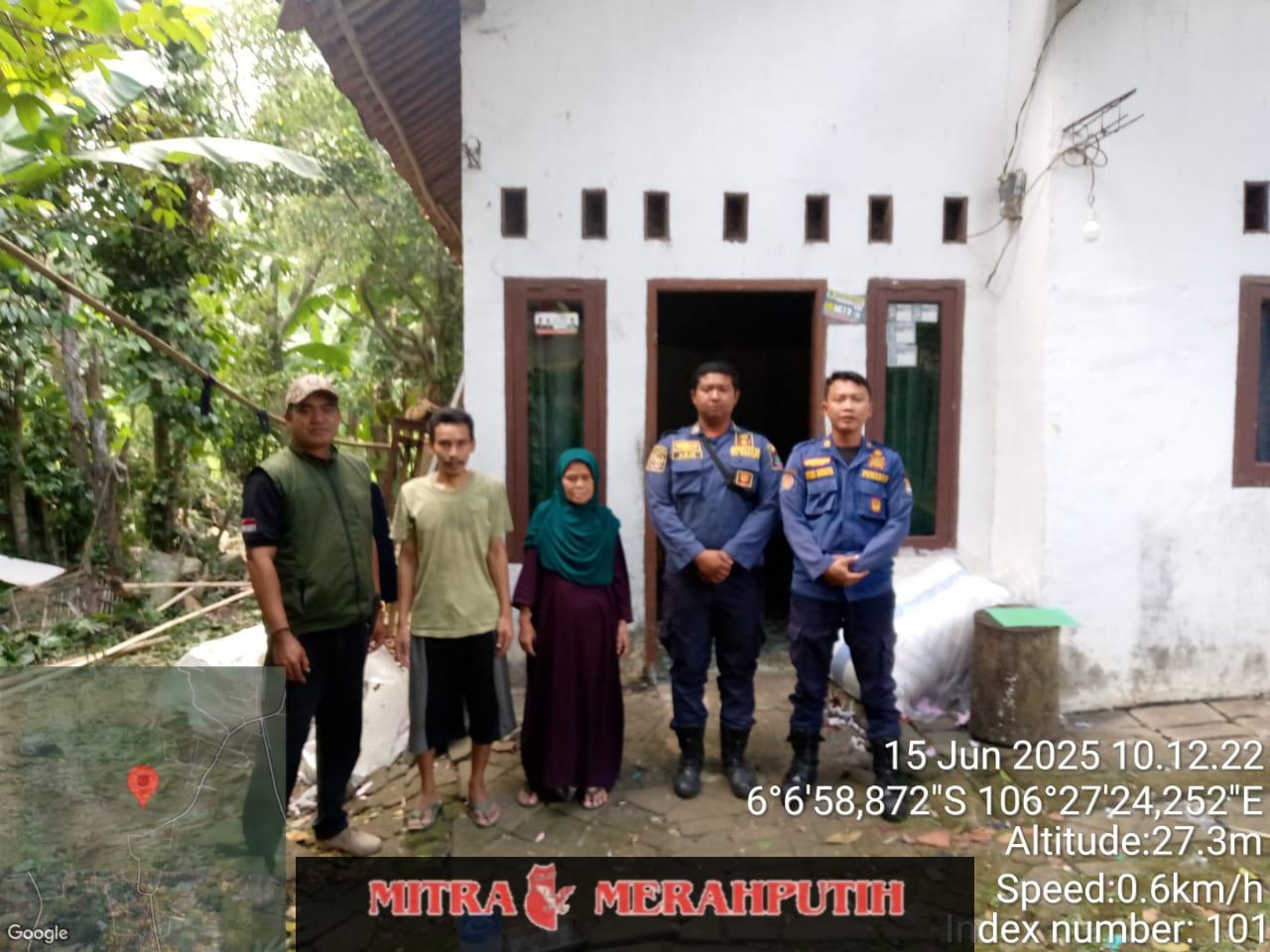 Rumah Tertimpa Pohon Roboh, Ibu Enah Warga Ranca Labuh Terpaksa Pinjam Uang untuk Perbaikan dan Pengobatan Keponakan