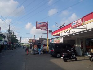 Siang Bolong Alfamart di Wilayah Cikande Dirampok, Pelaku Sekap Pegawai Toko di Toilet Siang Bolong Alfamart di Wilayah Cikande Dirampok, Pelaku Sekap Pegawai Toko di Toilet