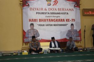 Kapolresta Serang Kota Bersama Pejabat Utama dan Personil Laksanakan Kegiatan Zikir dan Do’a Bersama Kapolresta Serang Kota Bersama Pejabat Utama dan Personil Laksanakan Kegiatan Zikir dan Do’a Bersama