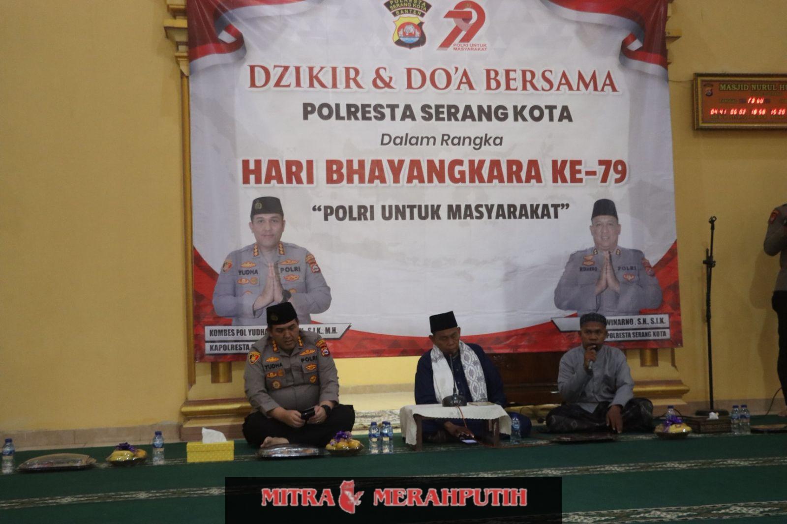 Kapolresta Serang Kota Bersama Pejabat Utama dan Personil Laksanakan Kegiatan Zikir dan Do’a Bersama