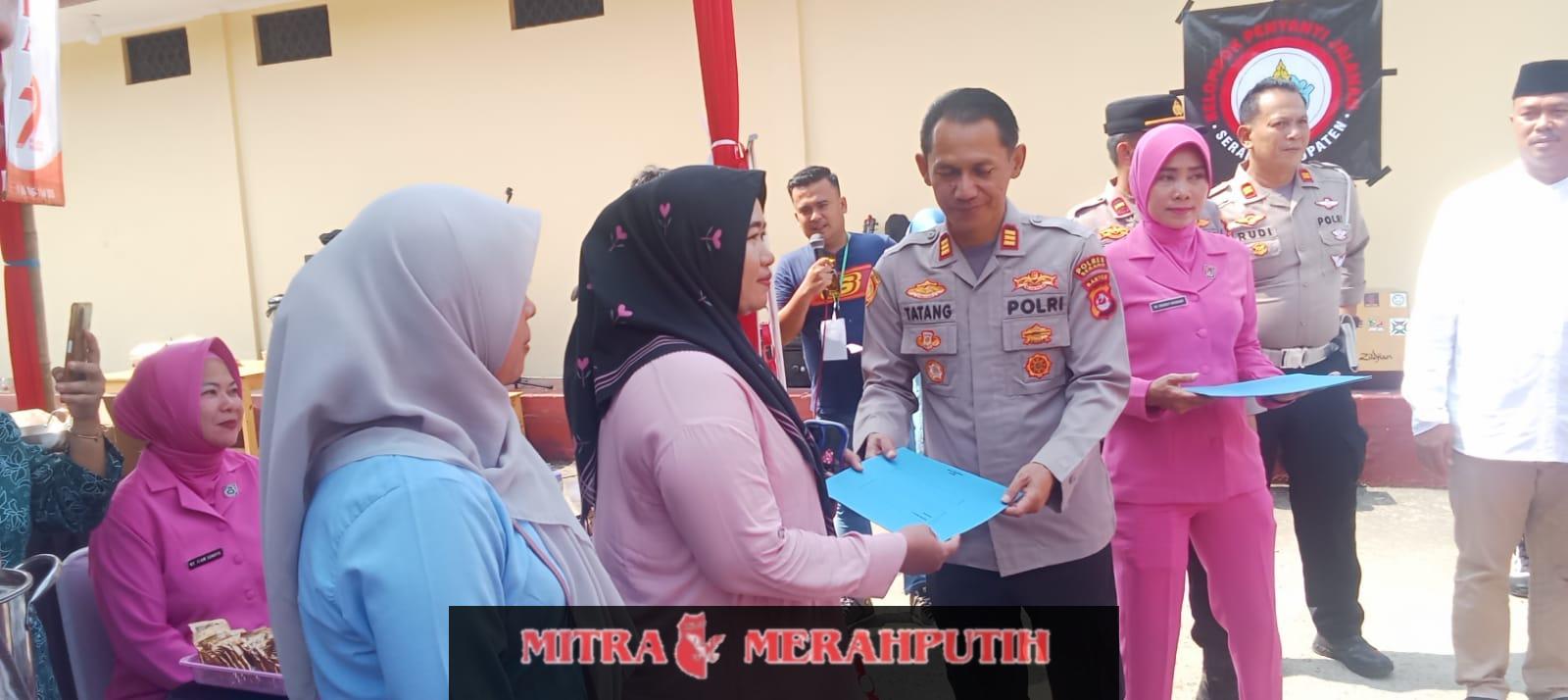 Dalam Rangka Hari Bhayangkara Ke -79, Polsek Cikande Kabupaten Serang Gelar  Bazar UMKM