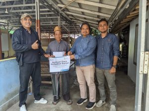 PLTU 3 Lontar Salurkan Bantuan Rumah untuk Kobong Darul Kuro di Kemiri