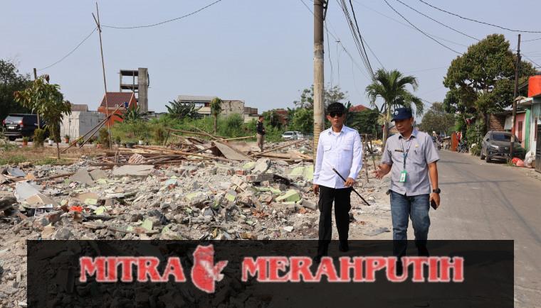 Kasat Pol PP Kabupaten Tangerang Tinjau Lokasi Pasca Penertiban Bangunan Liar di Kalimati, Pasar Kemis