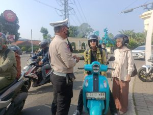 Main HP Saat Nyetir, Puluhan Orang Ditindak pada Operasi Patuh Maung Polresta Tangerang Main HP Saat Nyetir, Puluhan Orang Ditindak pada Operasi Patuh Maung Polresta Tangerang