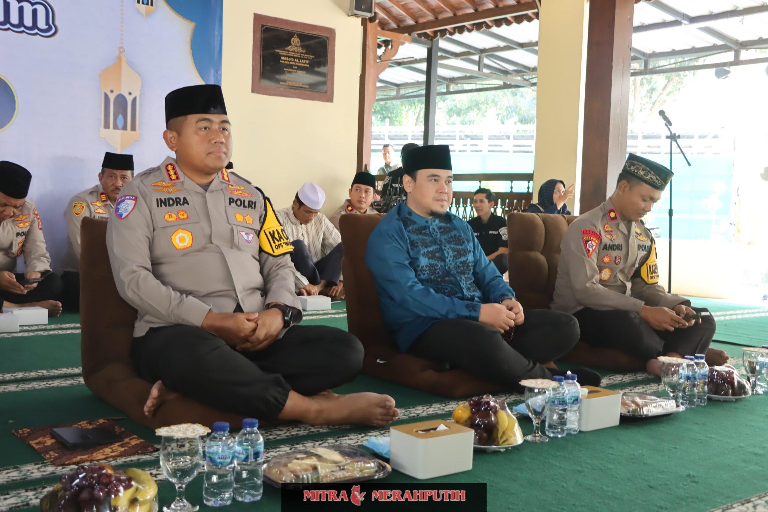 Bareng Ustaz Hilman Fauzi, Polresta Tangerang Gelar Doa Bersama dan Santunan Yatim