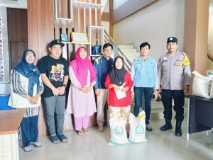 Sebanyak 922 KPM Kelurahan Pakuhaji Terimah Bantuan Pangan Dari Pemerintah Pusat