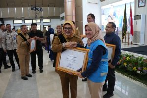 PLN Indonesia Power UBP Lontar Ambil Peran Terima Penghargaan Dalam Upaya Perlindungan Anak di Kabupaten Tangerang PLN Indonesia Power UBP Lontar Ambil Peran Terima Penghargaan Dalam Upaya Perlindungan Anak di Kabupaten Tangerang