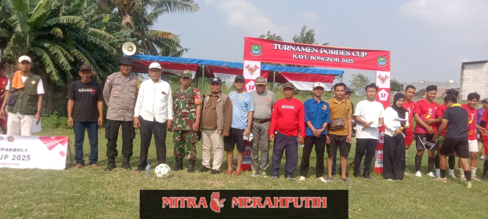 Meriahkan HUT RI ke 80 Pemdes Kayu Bongkok Gelar Turnanamen Sepak Bola Kades Cup 2025