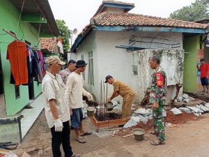 Pj. Kades Jati mulya Meletakan Batu Pertama Rehab Mushola Nurul Janah Pj. Kades Jati mulya Meletakan Batu Pertama Rehab Mushola Nurul Janah