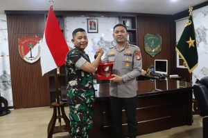 TNI-Polri Solid, Danrem 052/Wkr Sambut Kunjungan Kapolres Metro Tangerang Kota TNI-Polri Solid, Danrem 052/Wkr Sambut Kunjungan Kapolres Metro Tangerang Kota