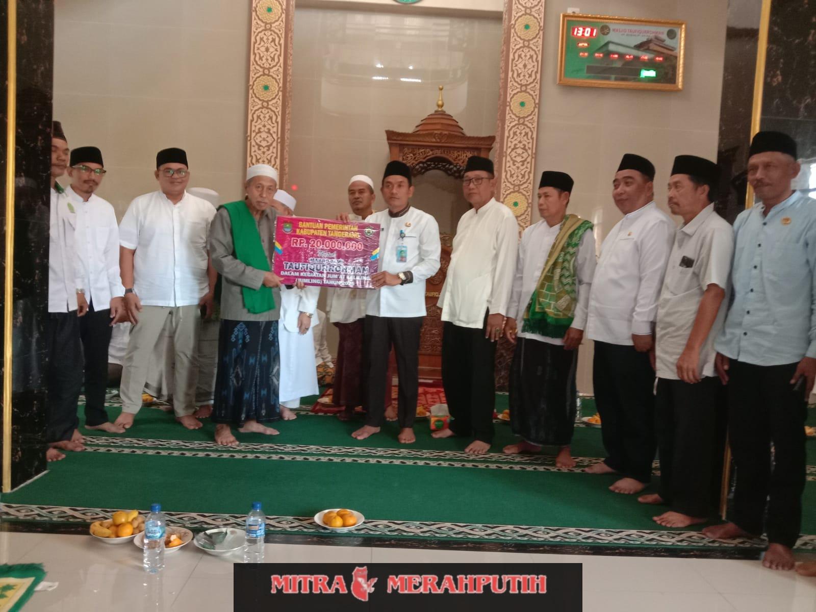 Jumling Kabupaten Tangerang Serahkan Bantuan Untuk Masjid Taufiqurrohman Di Kampung Bedeng Desa Kayu Bongkok
