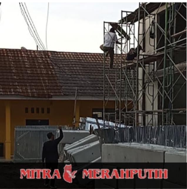 Inspektorat Diminta Telusuri Pembangunan Gedung Halaman Belakang Kecamatan Rajeg