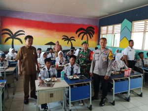 Koramil 01/Teluknaga Dan Polsek Teluknaga Monitoring Pendistribusian Program Makan Gizi Gratis