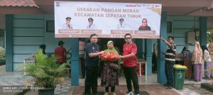 Laris Manis! Warga Sepatan Timur Antusias Grebek Bazar Sembako Murah