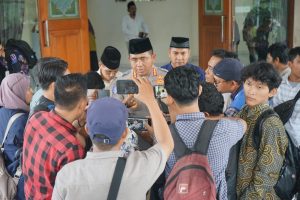 Kendaraan Pribadi Dilarang Pakai Strobo Tanpa Izin, Polresta Tangerang Jelaskan Aturan Hukum Kendaraan Pribadi Dilarang Pakai Strobo Tanpa Izin, Polresta Tangerang Jelaskan Aturan Hukum