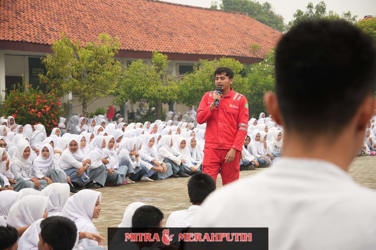PLN Indonesia Power UBP Banten 3 Lontar Gelar Sosialisasi Penanggulangan Kebakaran Untuk Generasi Muda di SMAN 2 Kabupaten Tangerang