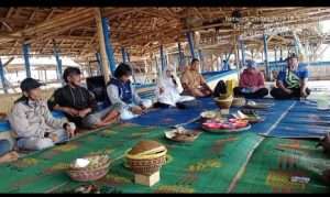 Kabid Dinas Kelautan Dan Perikanan Mengadakan Dialog Dengan Nelayan Tanjung Kait Kabid Dinas Kelautan Dan Perikanan Mengadakan Dialog Dengan Nelayan Tanjung Kait