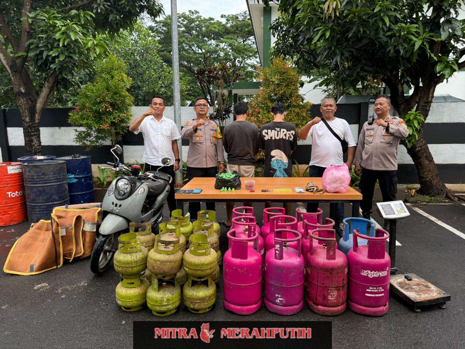 Polisi Grebek Rumah Kontrakan di Pinang, Dua Pelaku Pengoplos Gas LPG Ditangkap
