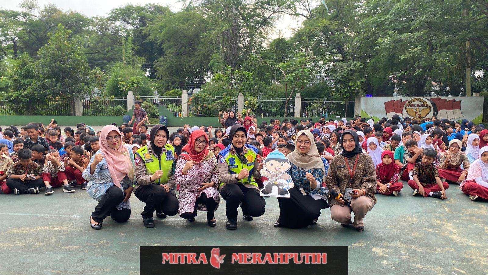 Satlantas Polres Metro Tangerang Kota Edukasi Keselamatan di SDN Sukasari 5