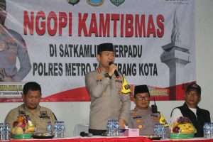 Ngopi Kamtibmas, Kapolres Metro Tangerang Kota Dekatkan Polisi dengan Warga Neglasari Ngopi Kamtibmas, Kapolres Metro Tangerang Kota Dekatkan Polisi dengan Warga Neglasari