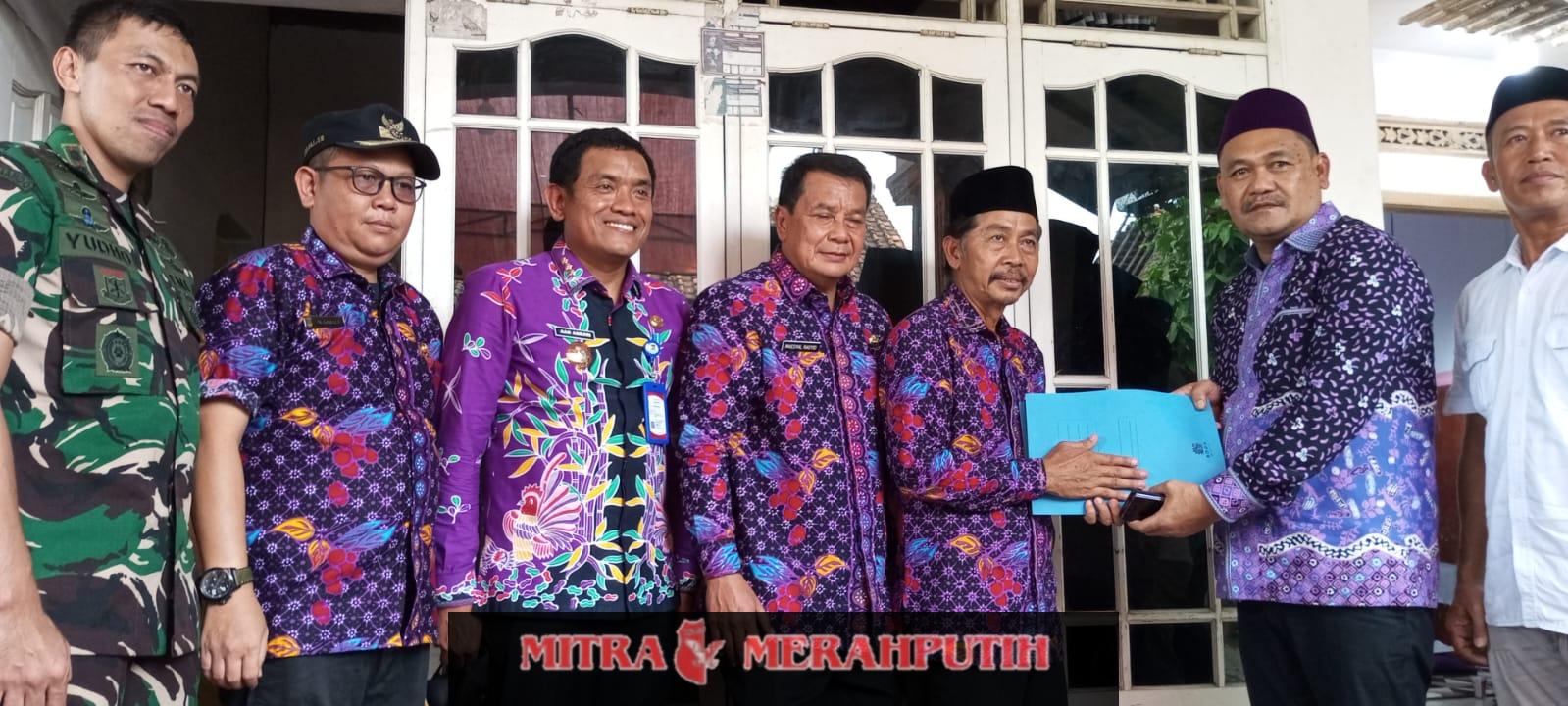 Bupati Tangerang Bersama Camat Kunjungi Rumah Almarumah Istri Halimi Kades Sarakan