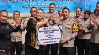 Polres Metro Tangerang Kota Terima 10 Ojol Mart dari Dewa United, Perkuat Sinergi dengan Pengemudi Ojol Polres Metro Tangerang Kota Terima 10 Ojol Mart dari Dewa United, Perkuat Sinergi dengan Pengemudi Ojol