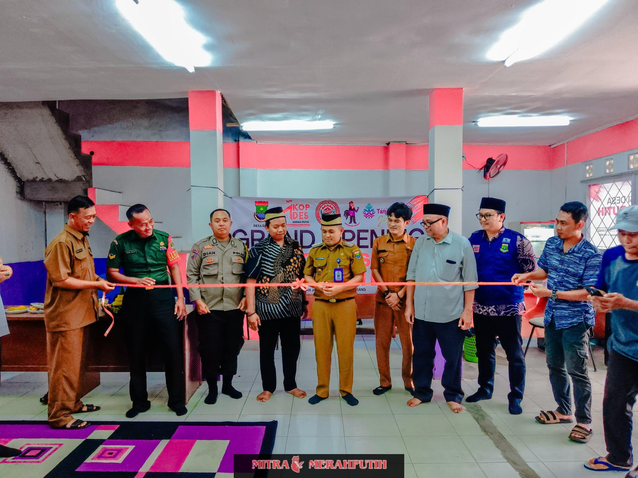 Bangun Ekonomi Kerakyatan, Babinsa Hadiri Launching Koperasi Merah Putih
