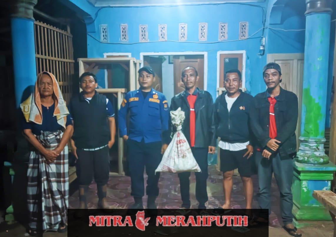Warga Kecamatan Kemiri Desa Klebet Ucapkan Terima Kasih, Sarang Tawon Berbahaya Berhasil Ditangani Damkar Mauk Dengan Sigap