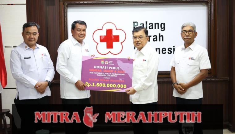 Bupati Tangerang Serahkan Donasi Rp. 1,5 M untuk Korban Banjir dan Longsor di Sumatera