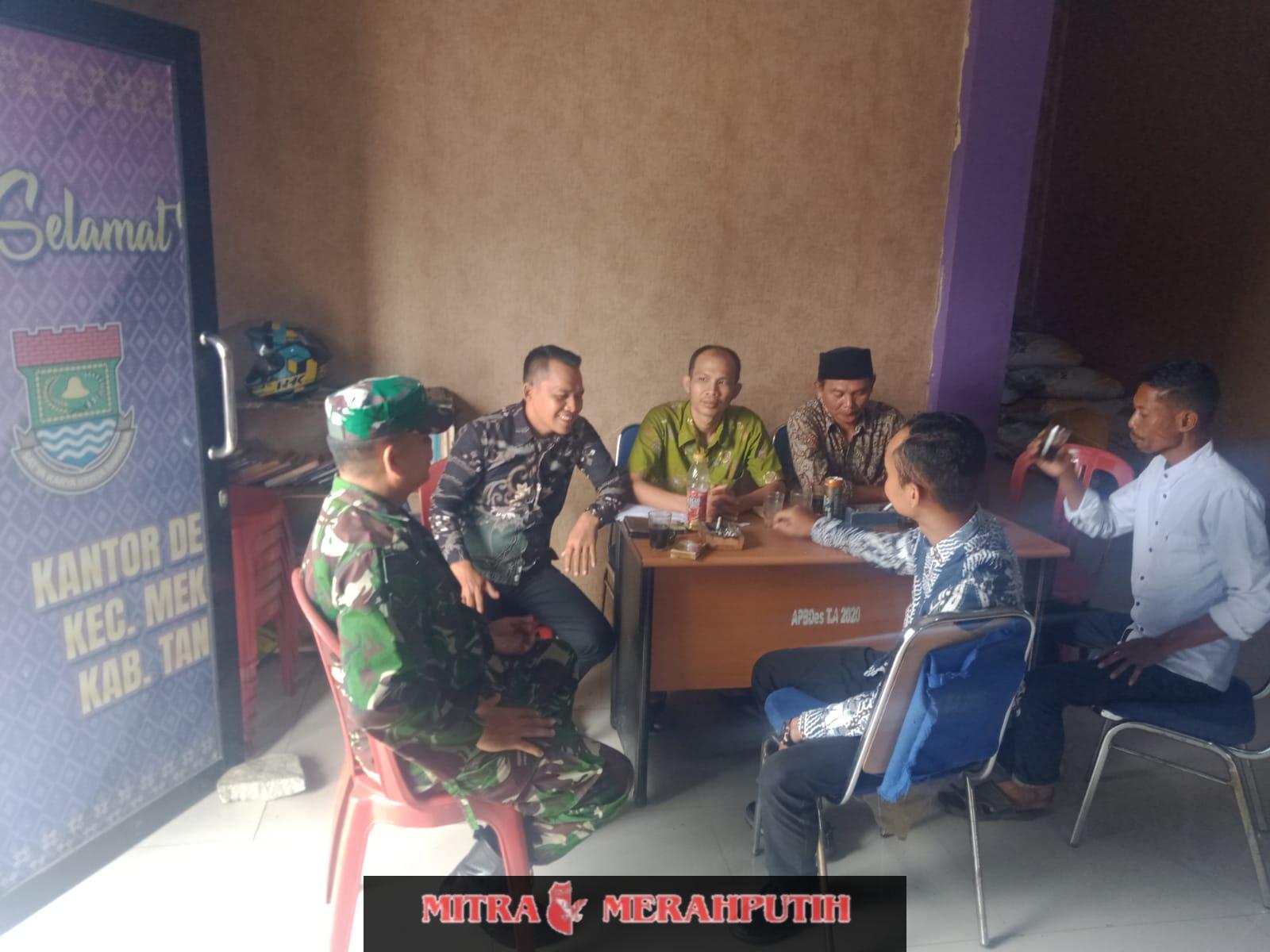 Komsos Babinsa, Ingatkan Warganya Agar Tetap Waspada