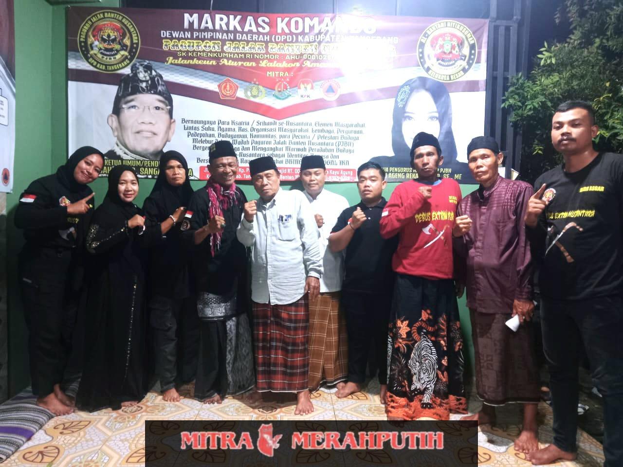 Ahmad Dahlan S.H Bersama Warga Sekitar Sangat Antusias Mengikutinya Istigosah Menyambut Tahun Baru 2026