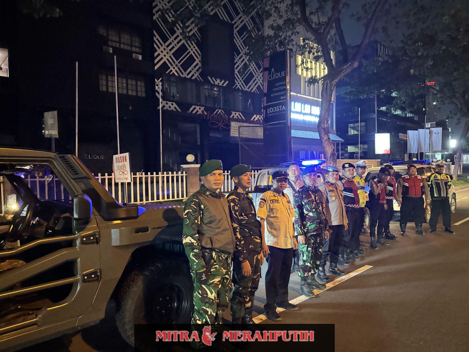 Pastikan Wilayah Aman Dan Kondusif Koramil 01/Teluknaga Gelar Patroli Malam