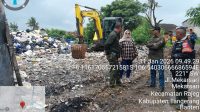 Dukung Kebersihan Lingkungan, Babinsa Terlibat Monitoring Pengangkutan Sampah Dukung Kebersihan Lingkungan, Babinsa Terlibat Monitoring Pengangkutan Sampah