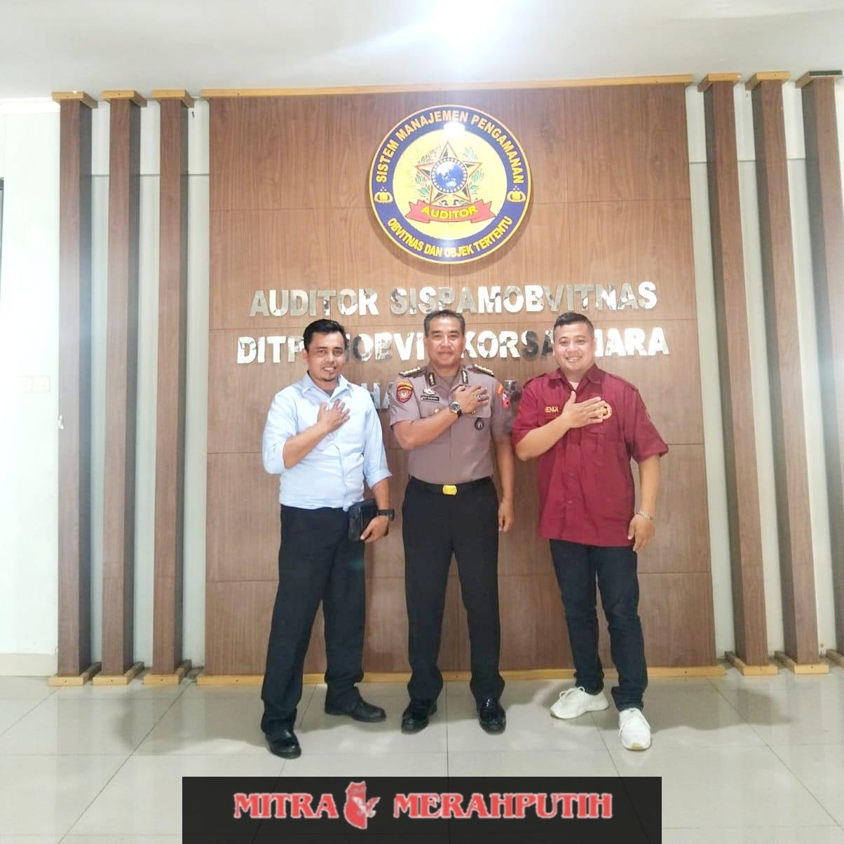 Pimpinan Media Beritapolri dan Penajurnalist Silaturahmi dengan Kombes Pol.Edy Sumardi di Baharkam Polri